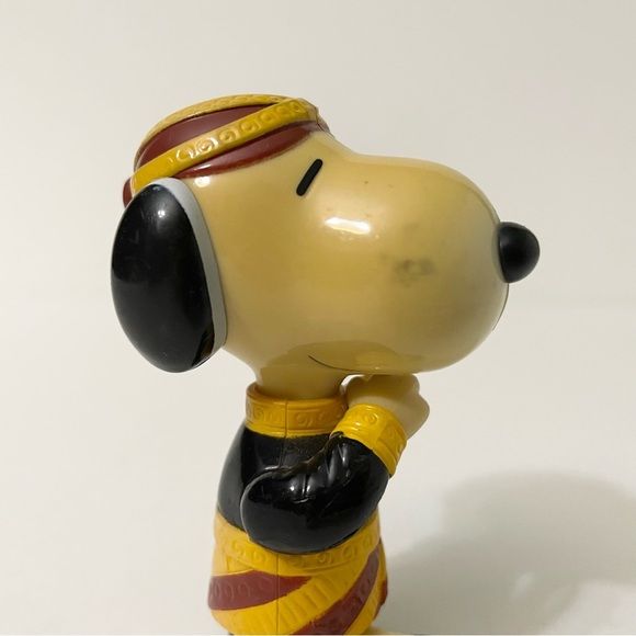 Snoopy World Tour Indonesia Figure Toy - Picture 5 of 10